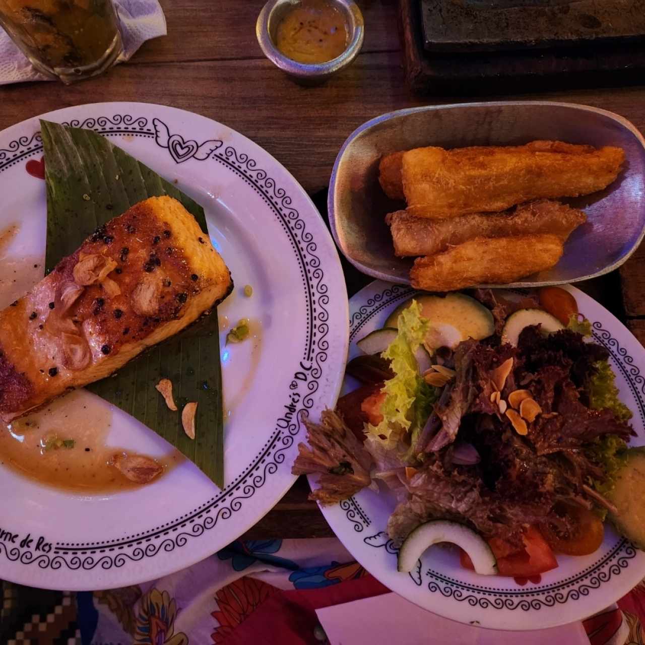 Salmón a la plancha con yuca y ensalada 🫶