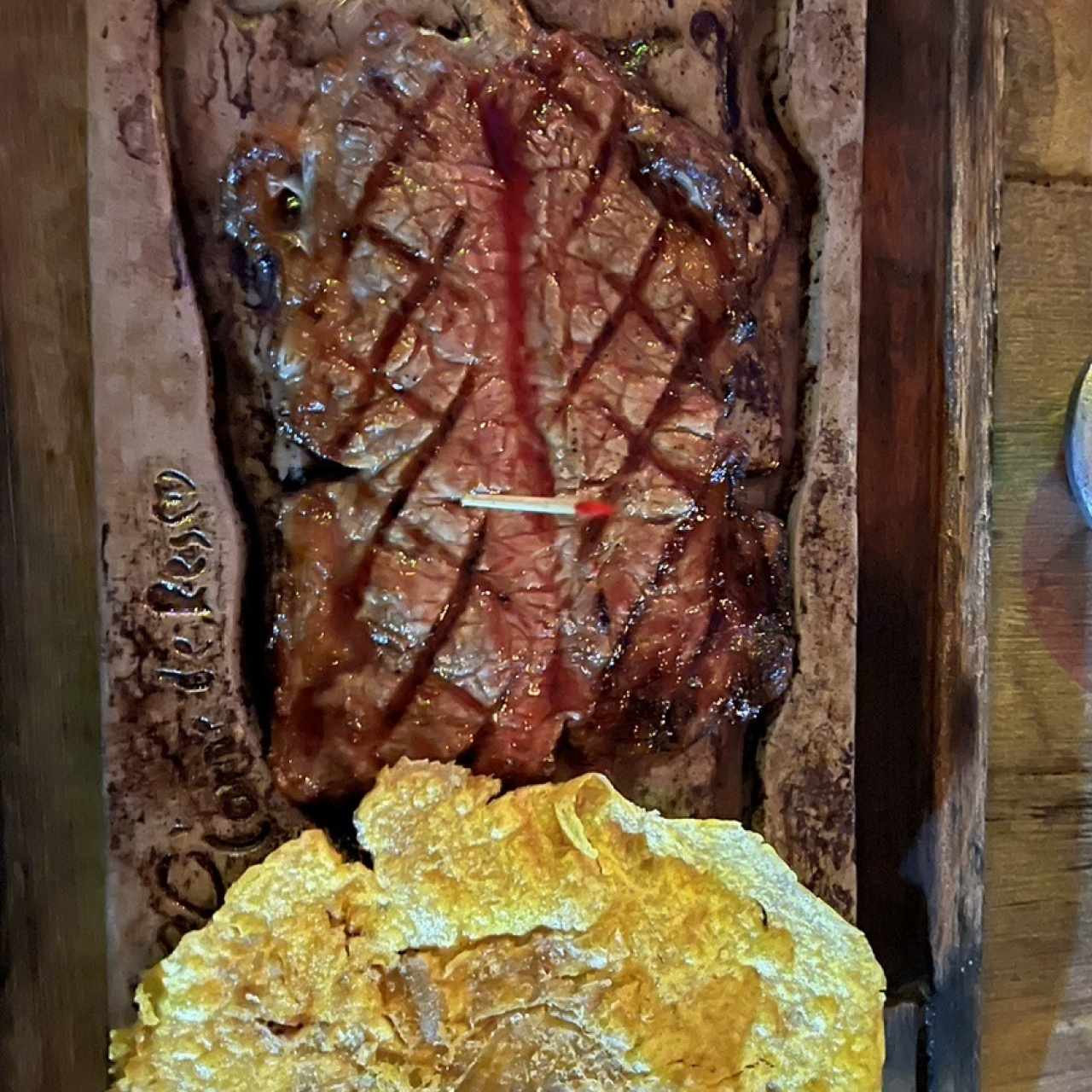 Carne a la plancha con un paracon