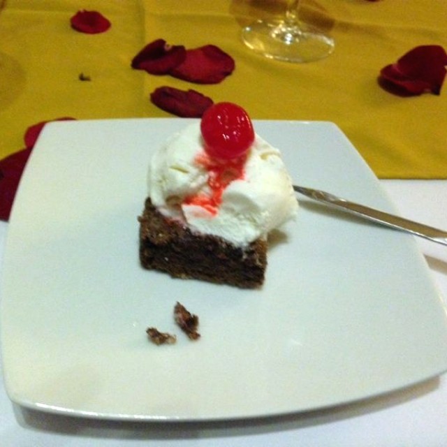 Brownie con helado