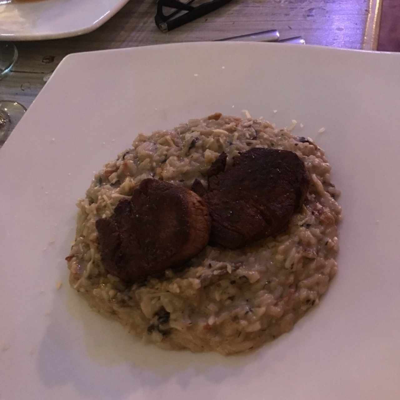 Risoto con tocineta y champiñones