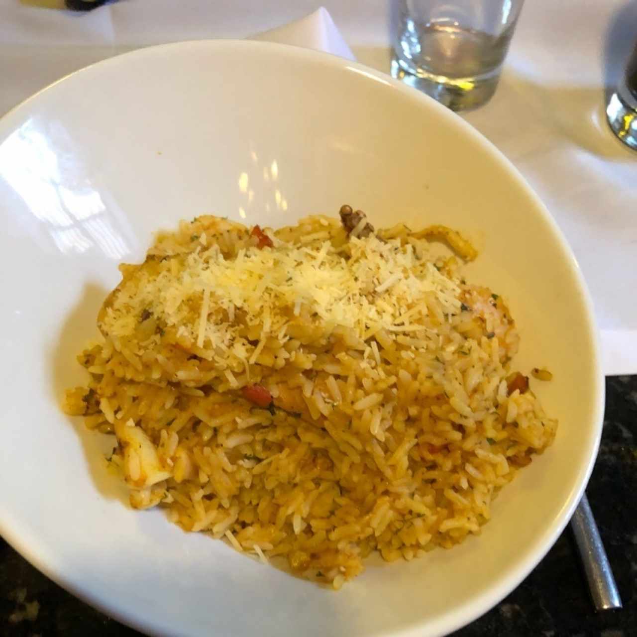 Arroz con mariscos al estilo peruano