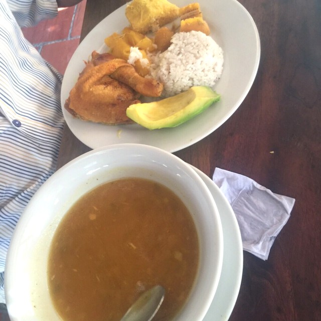 Sancocho gallina