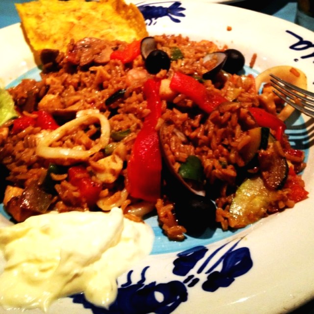 Paella con arroz de coco