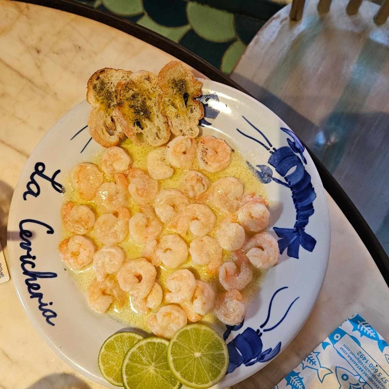Camarones al ajillo