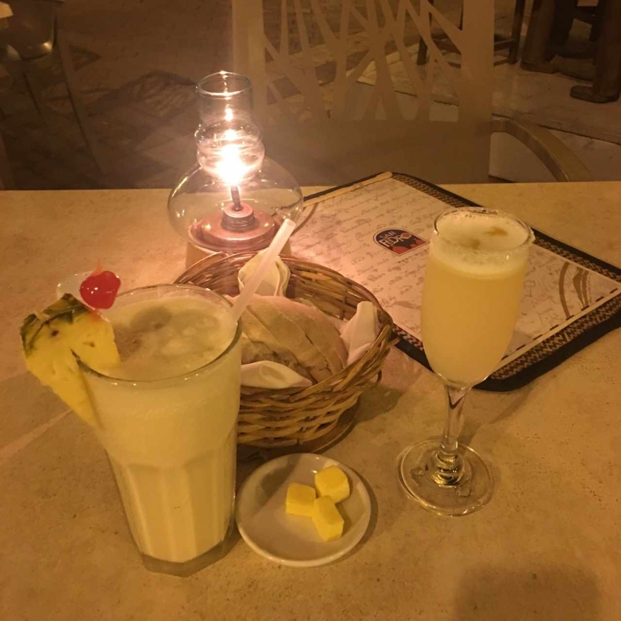 puña colada y pisco sour 