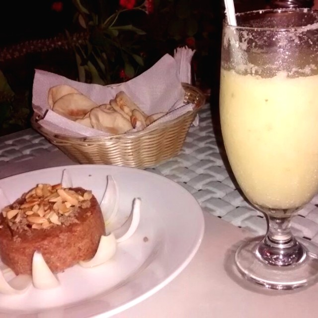 Kibbe crudo y jugo de mango biche 