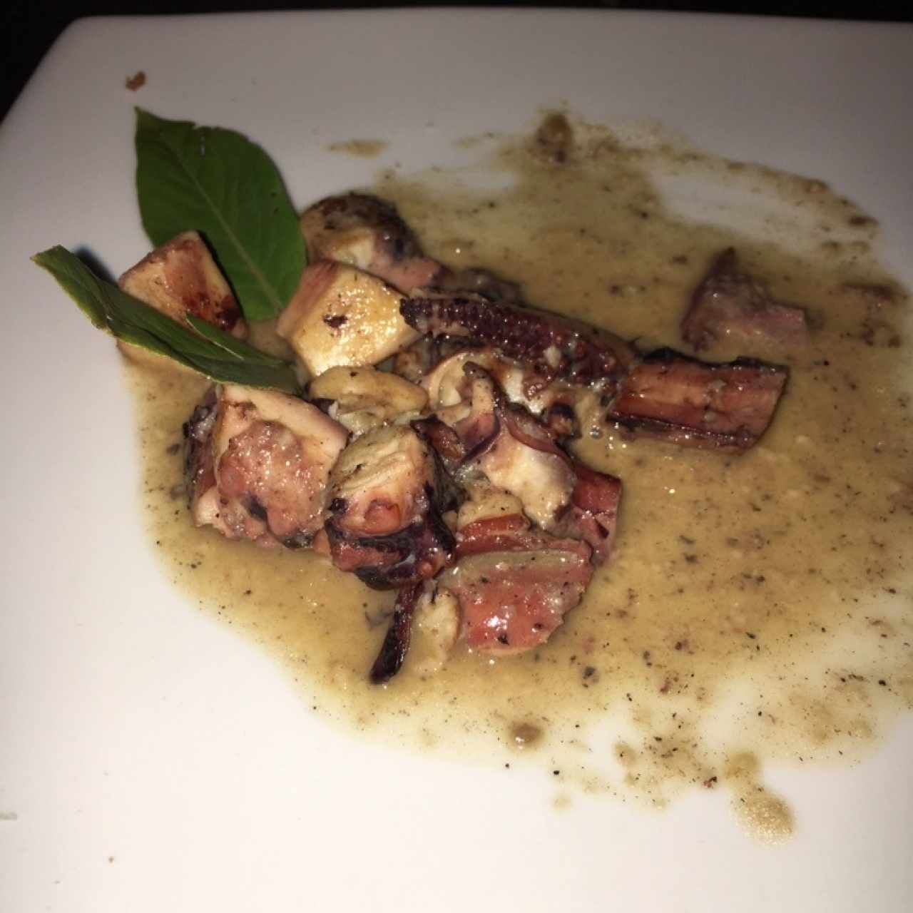 pulpo en jugo de tomate