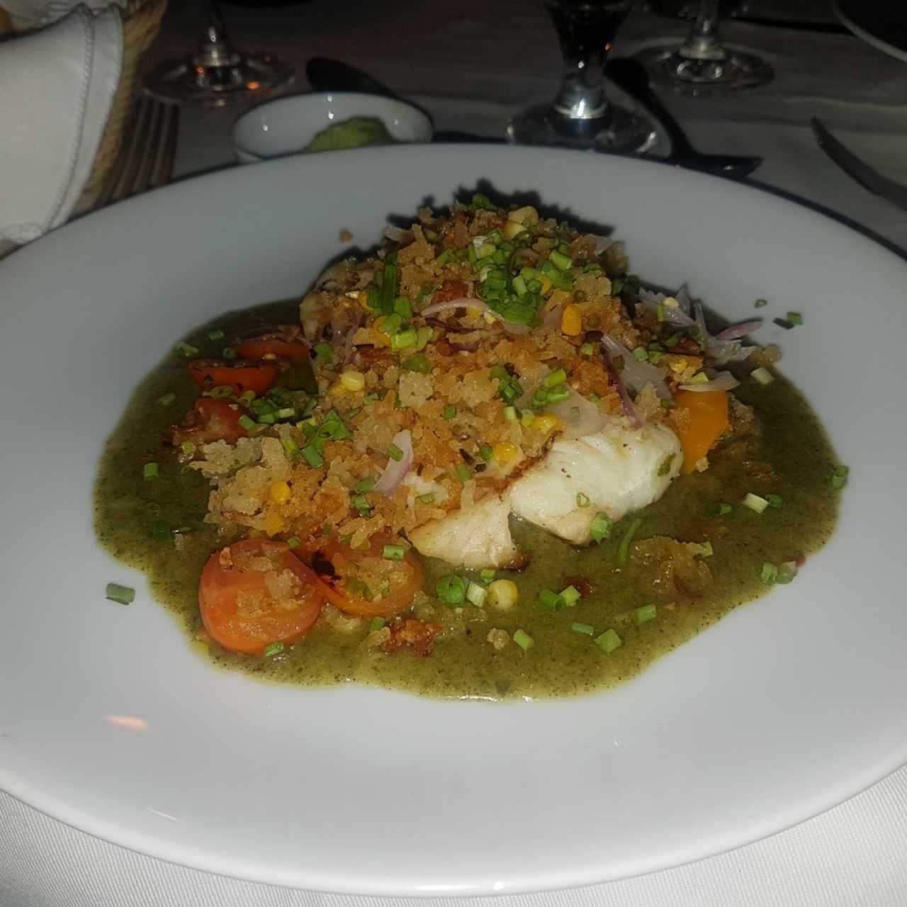 Pesca del día en salsa verde