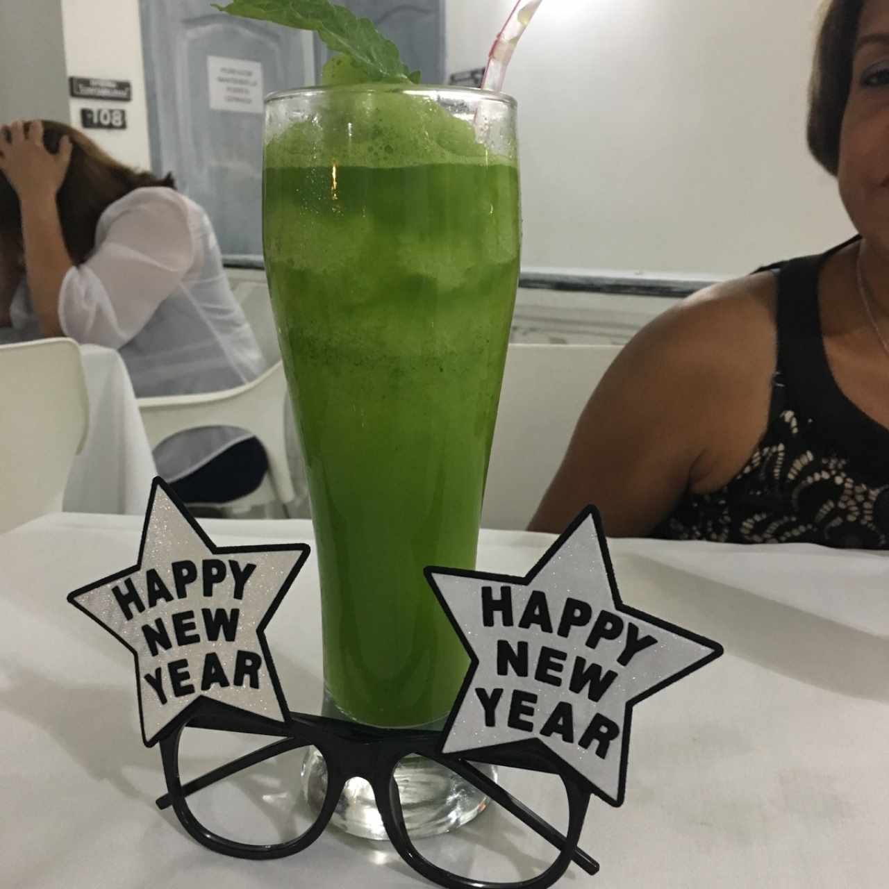 limonada con hierba buena