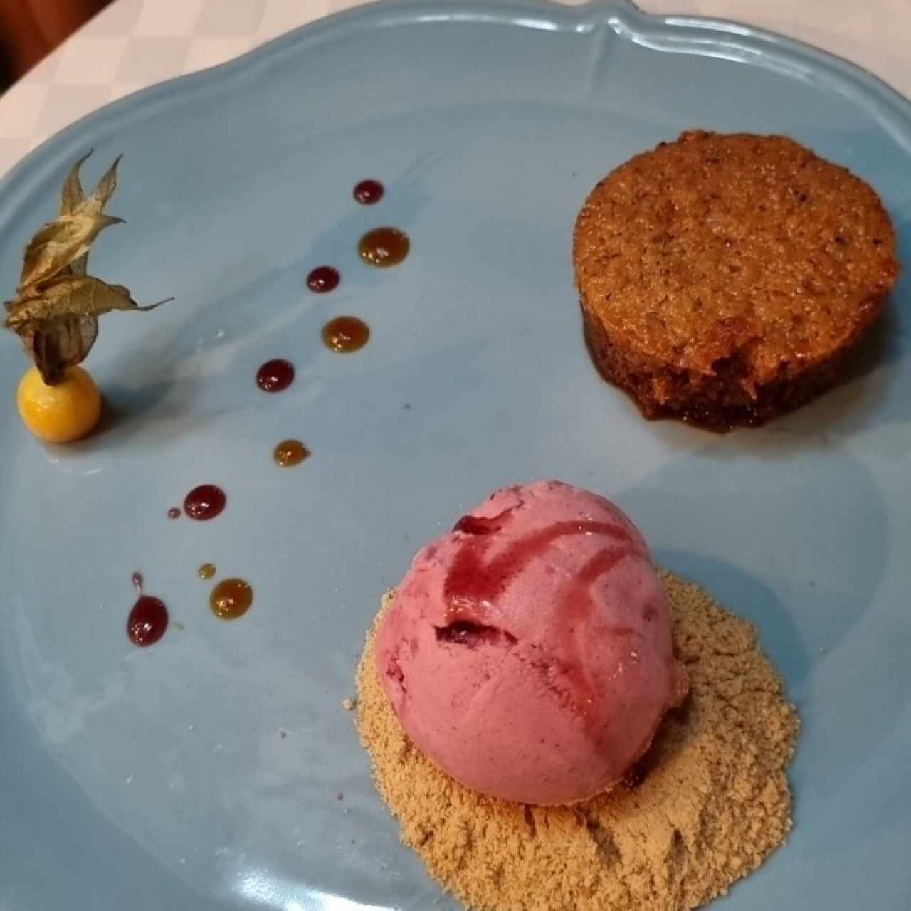 Pie de coco con helado de corozo