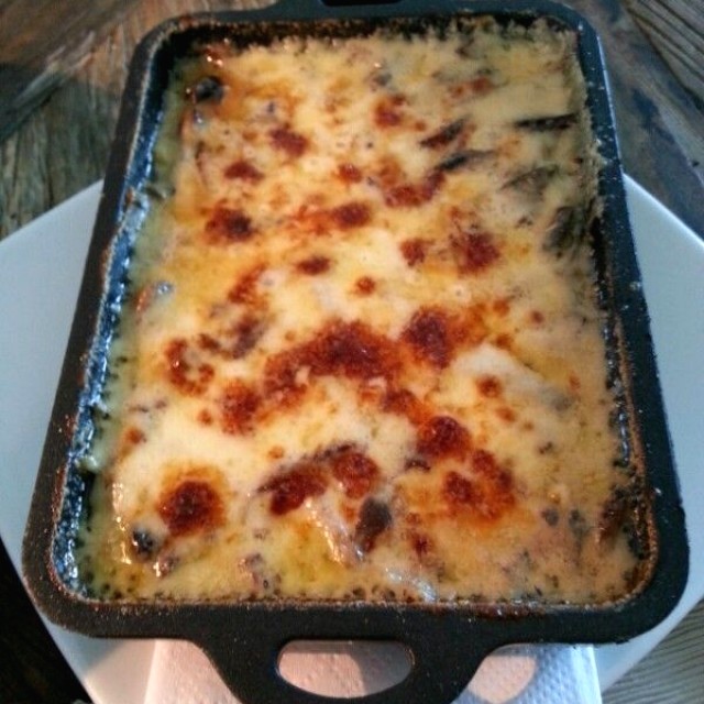 Guarnición: Lasaña de setas com salsa bechamel y gratinada com queso manchego! Delicias!