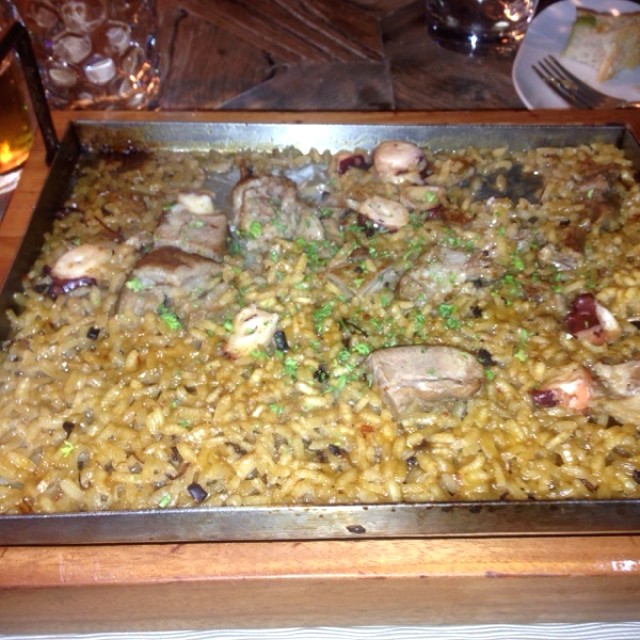 Arroz socarrat costilla y pulpo