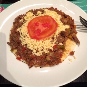 Arepa con Carne Desmechada.