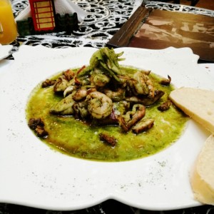 Ceviche en salsa pesto