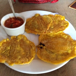 Patacones con hogao