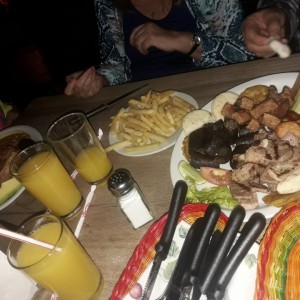 solomito tipico y picada para "4"