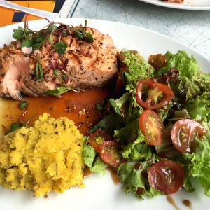 Salmon en salsa de panela