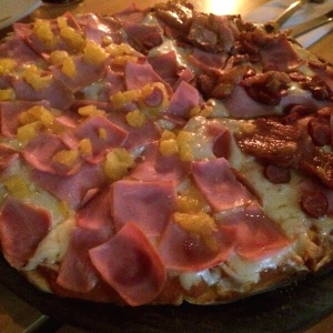 Tres carnes y hawaiana 