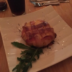 Polenta con queso y tocineta