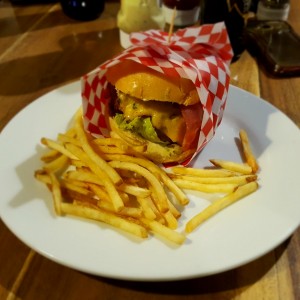 hamburguesa angus brangus con chorizo argentino