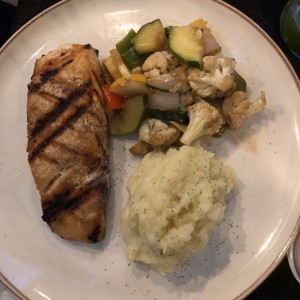 Salmon a la parilla 
