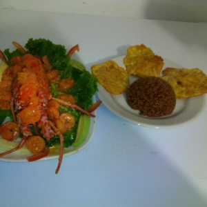 Langosta rellena de camarones 