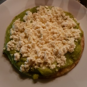 Arepa con Quesito y Guacamole