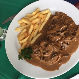 Solomito en salsa champiñones
