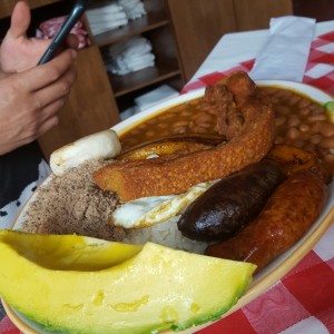 bandeja paisa hacienda