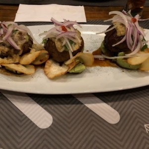Bombones de solomito rellenos