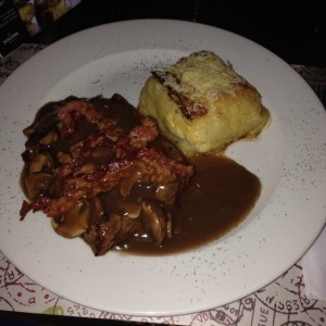 steak brown?