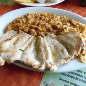 Calentao con puerquito y huevo