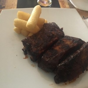 Costillas con yuca