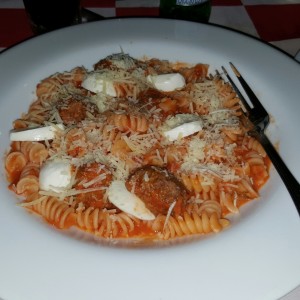 Tortelini Albondigas