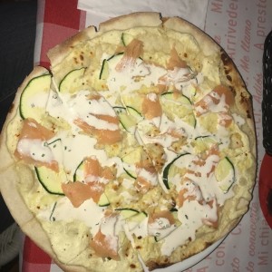 pizza rustica de salmon con calabacin, buena