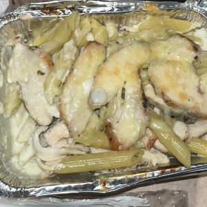 Penne de pollo gratinado