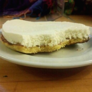 Arepa de chocolo con queso