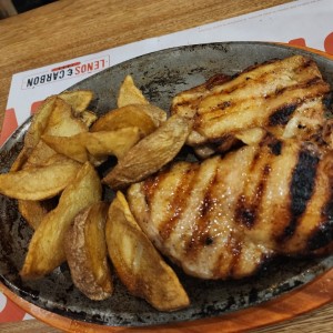 pollo a la parrilla con papas
