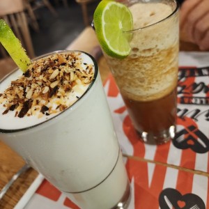 limonada de coco y raspadura con limón 