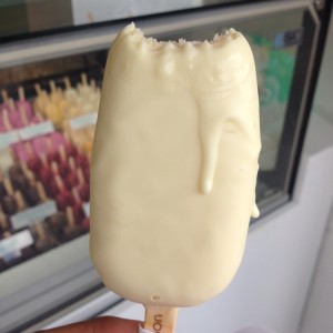 Paleta Cubierta con Chocolate Blanco