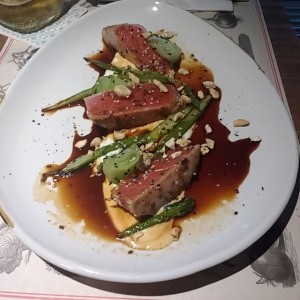 Tuna en salsa de yogur
