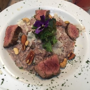 Risotto al vino tinto y solomito