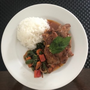 costillitas de cerdo y arroz de jazmin 