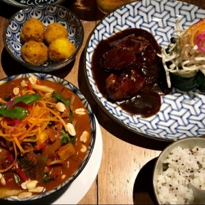 curry rojo y morrillo glaceado 