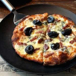 Pizza sweet bacon