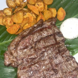Churrasco con papas criollas