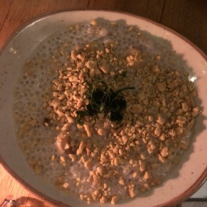 Leche de coco, tapioca, bananas y mani! Vietnamita!