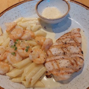camarones y pollo carbonara
