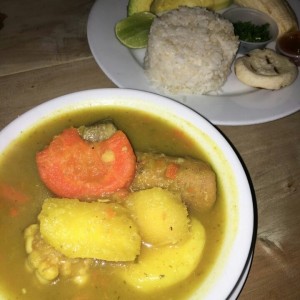 Sancocho de res
