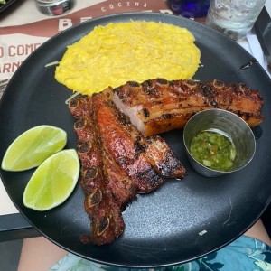 Chistilla con pure de mazorca y parmesano